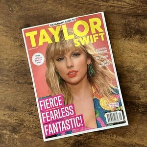 The Ultimate Guide to TAYLOR SWIFT Fan book - magazine